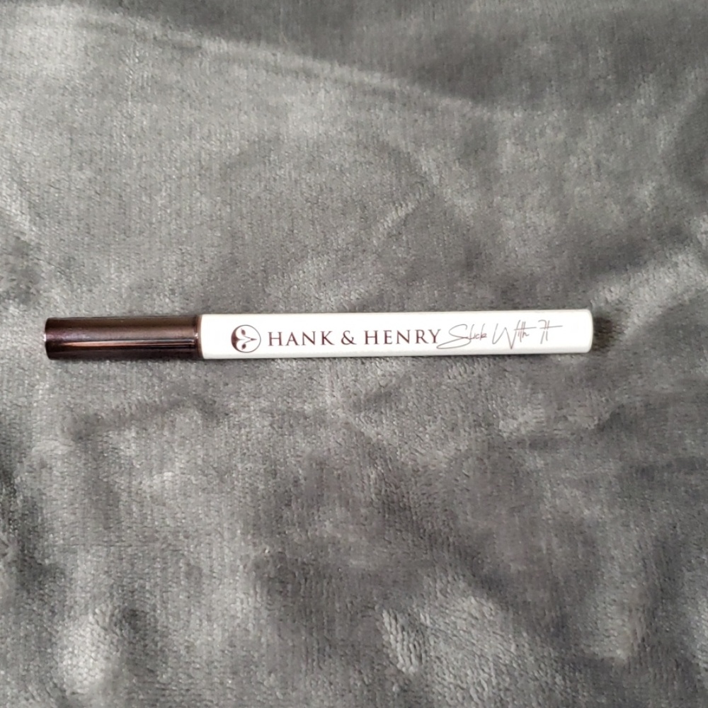 Hank & Henry long wear liquid eyeliner